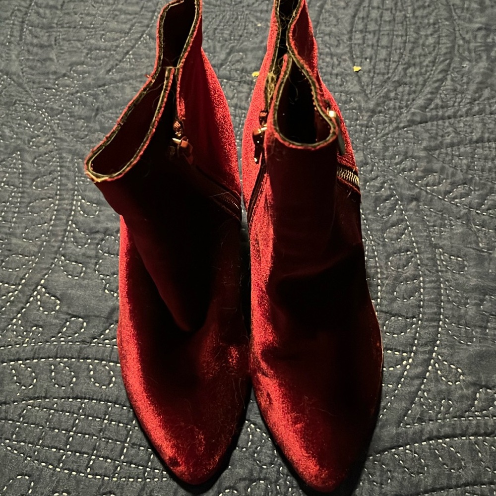 Rouge Helium Crimson Velvet Booties